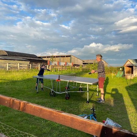 Rew Farm Country & Equestrian Accommodation - Sunrise Lodge Melksham Dış mekan fotoğraf