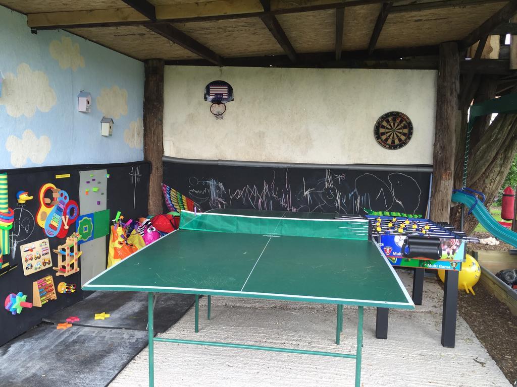 Rew Farm Country & Equestrian Accommodation - Sunrise Lodge Melksham Dış mekan fotoğraf